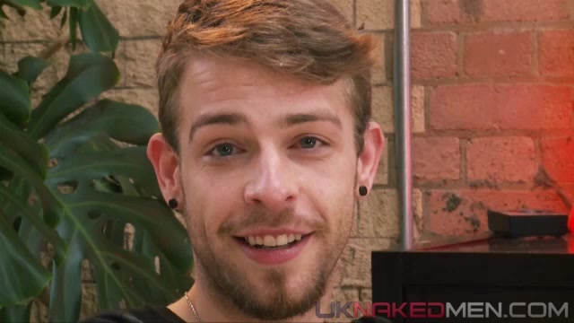 Gabriel Phoenix - UKNakedMen