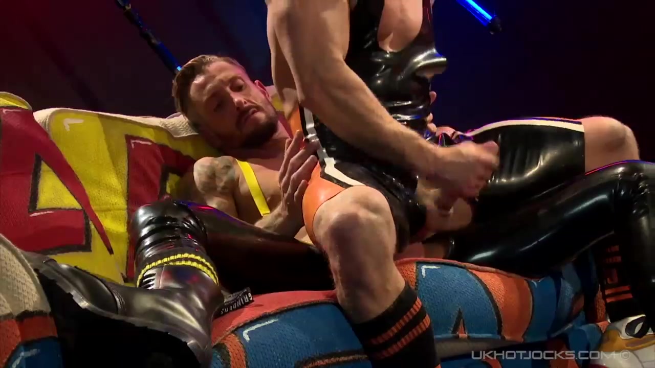 Homewreckrz - Piss & Rubber - UKHotJocks
