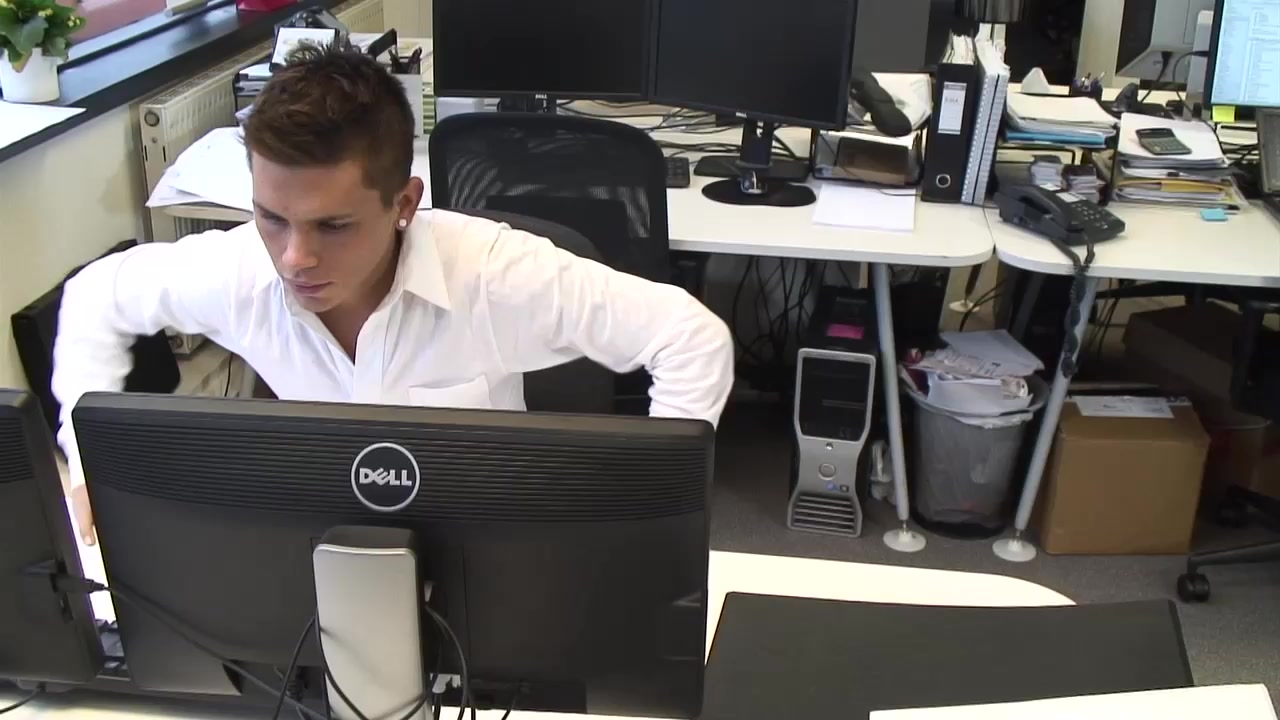 Oriffice Junior - Working Late - UKHotJocks
