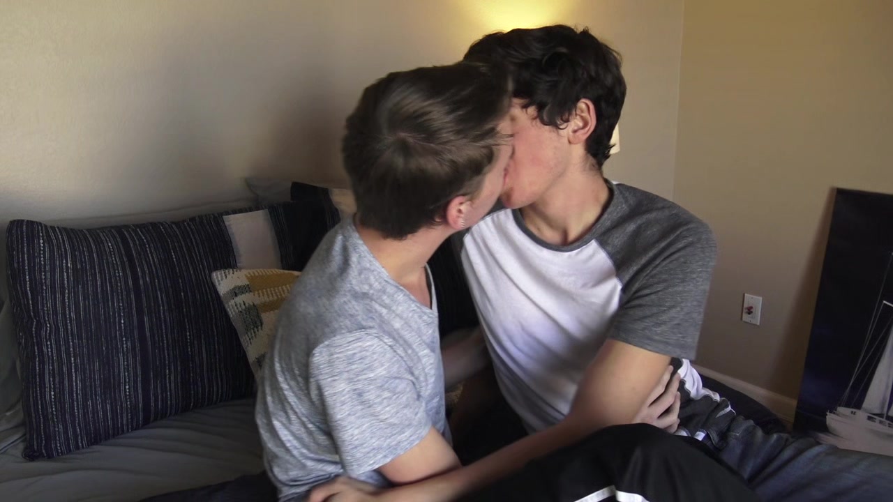 Big dick 8teenBoy twinks Jared Scott & Ethan Helms flip fuck bareback