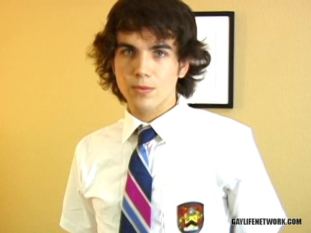 Horny Logan spanks it - twinkylicious