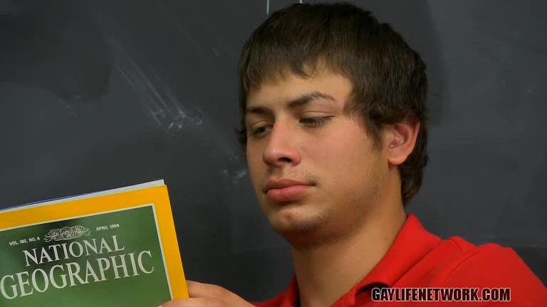 Julian Smiles Timo Garrett - A Present for the Teacher - TeachTwinks