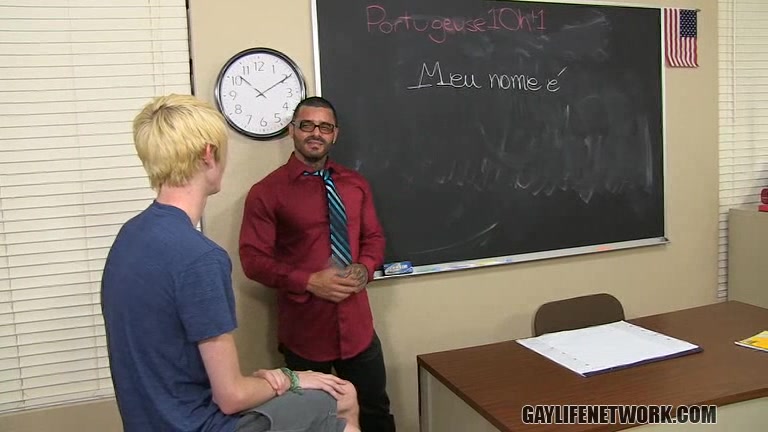 Alexsander Freitas Preston Andrews - A Lesson in Portuguese - TeachTwinks