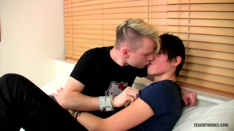 Kyle Gets That Perfect Boys Dick! - Kamyk Walker Kyle Dickson - TwinklightTV