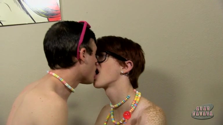 Bareback Boys And Their Tasty Treats - Carmen Delano And Elijah Young - BoyCrush