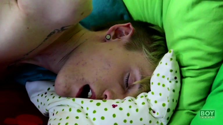 New Hair, Same Horny Boy! - Nick Simpson - BoyCrush