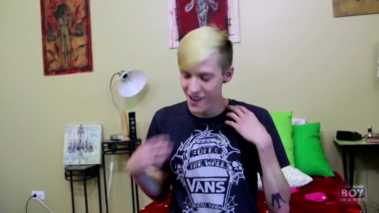 New Hair, Same Horny Boy! - Nick Simpson - BoyCrush