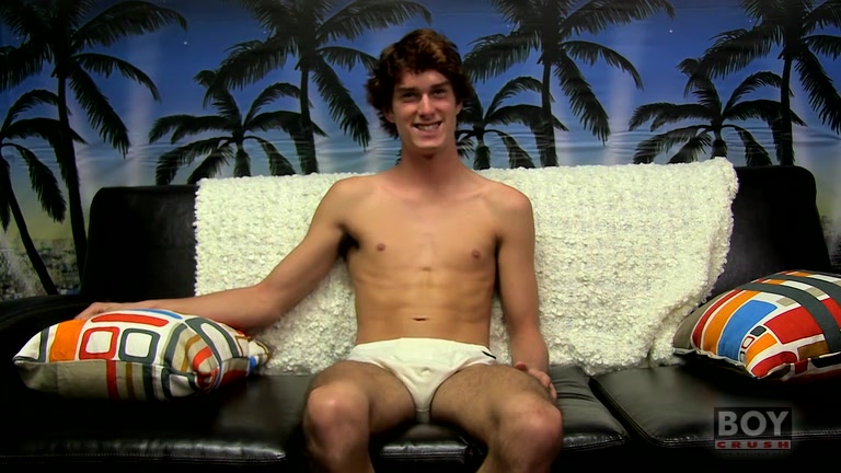 Tyler Woods Interview And Solo - BoyCrush