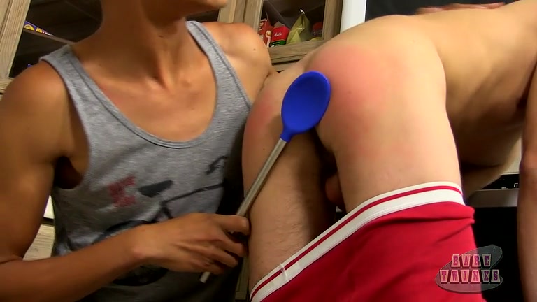 Kyler Moss And Robbie Anthony - Kitchen Kink with Kyler and Robbie - BoyCrush