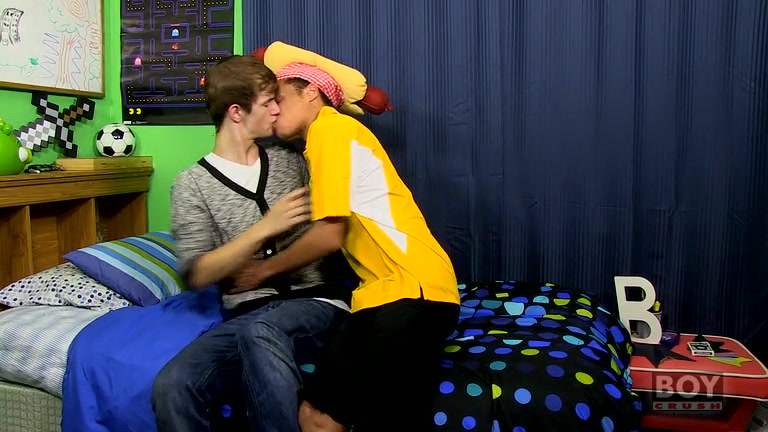 Jasper Gives Us Some Hook Up Tips - Jasper Robinson And Robbie Anthony - BoyCrush