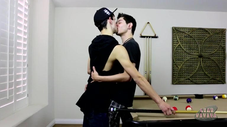 Some Expert Ball Play In Action - Jasper Robinson And Scott Alexander - BoyCrush