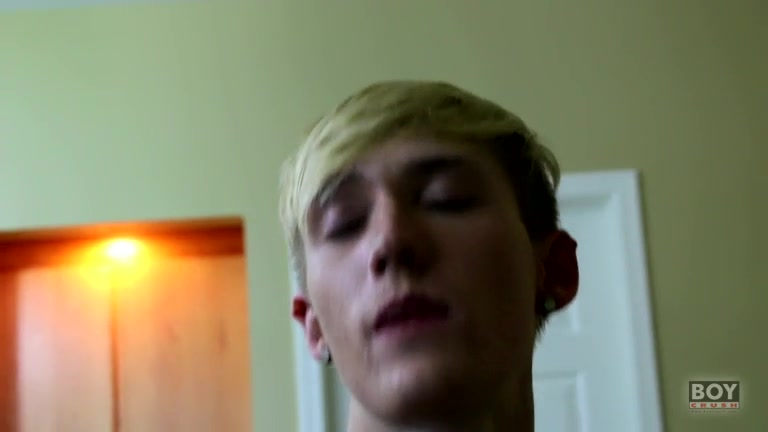 New Hair, Same Horny Boy! - Nick Simpson - BoyCrush