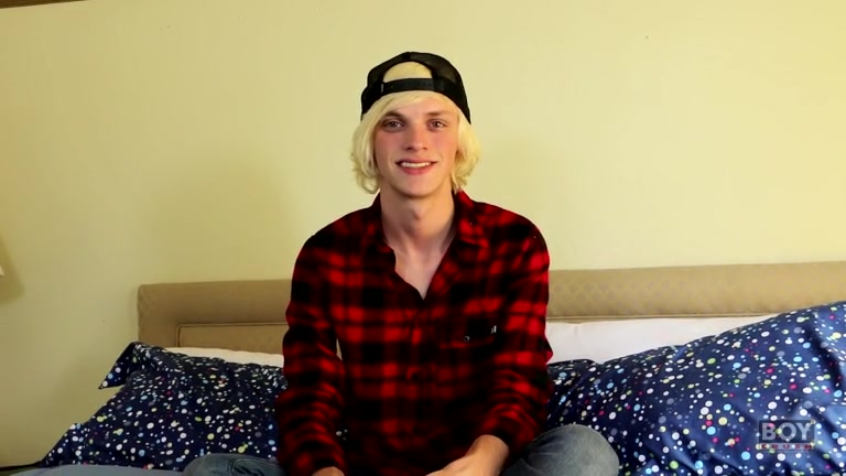 We Would All Give Kayden A Large Tip! - Kayden Alexander - BoyCrush