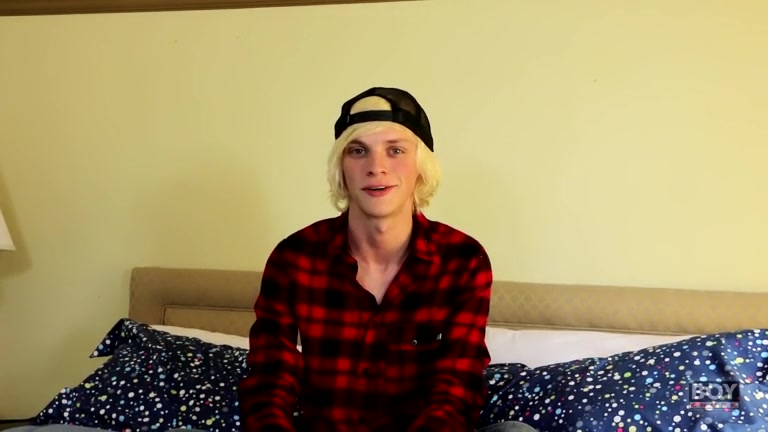 We Would All Give Kayden A Large Tip! - Kayden Alexander - BoyCrush