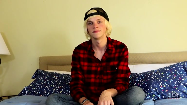 We Would All Give Kayden A Large Tip! - Kayden Alexander - BoyCrush