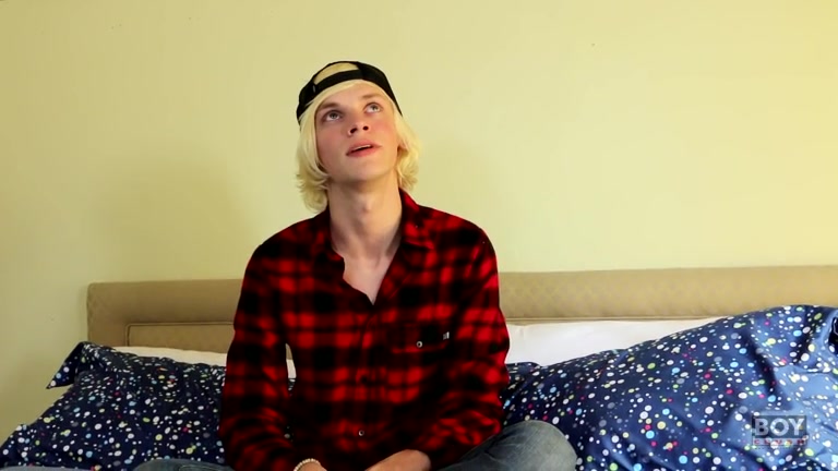 We Would All Give Kayden A Large Tip! - Kayden Alexander - BoyCrush