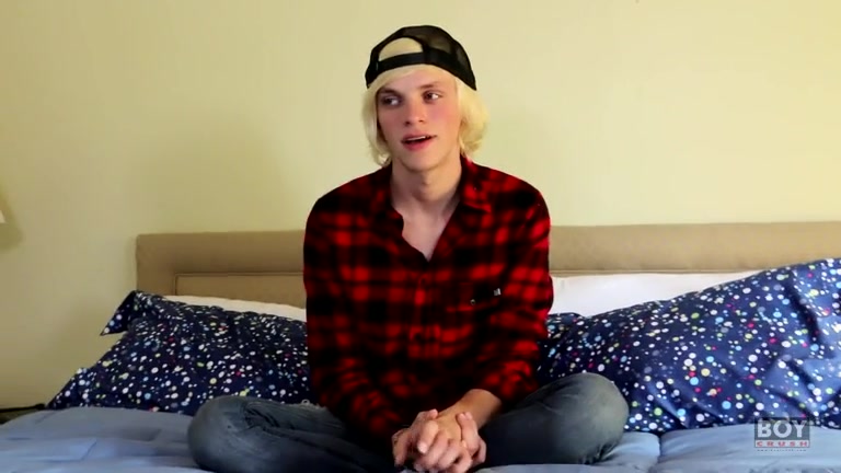 We Would All Give Kayden A Large Tip! - Kayden Alexander - BoyCrush