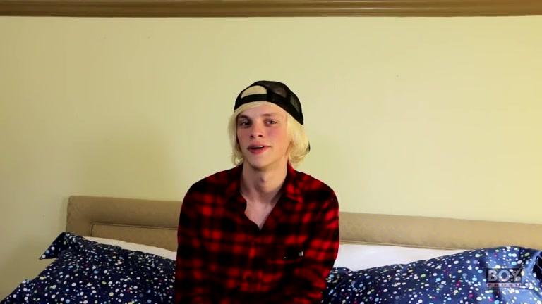 We Would All Give Kayden A Large Tip! - Kayden Alexander - BoyCrush
