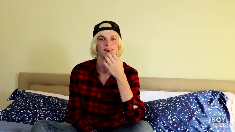 We Would All Give Kayden A Large Tip! - Kayden Alexander - BoyCrush