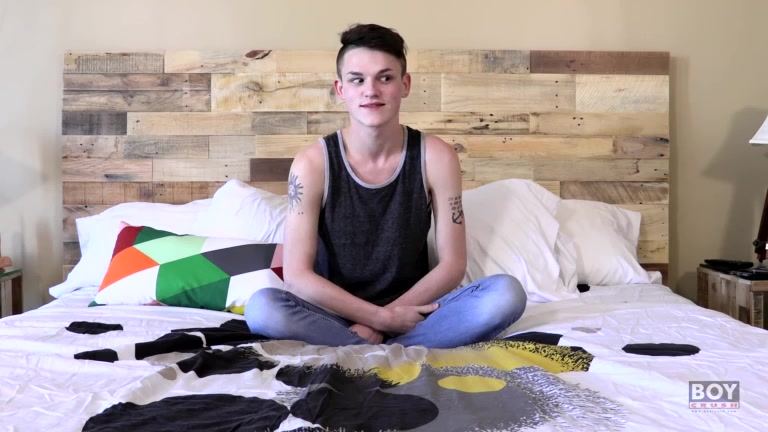 Cute New Boy Avery Tells Us About Himself - Avery Jones - BoyCrush