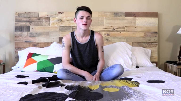 Cute New Boy Avery Tells Us About Himself - Avery Jones - BoyCrush