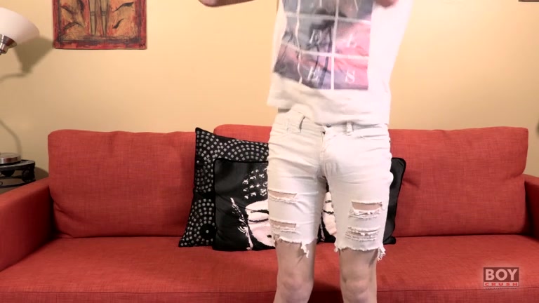 Cute Twink Boy Chris Likes His Anal Toy! - Chris Summers - BoyCrush