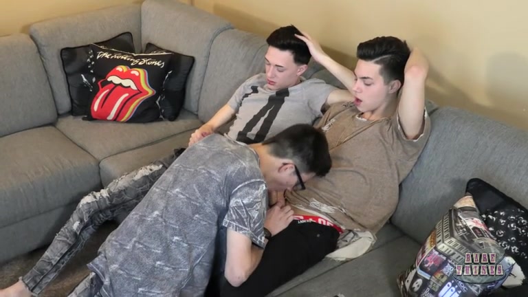 Three Raw Twink Cocks To Share - Cameron Hilander, Damon Diaz Kurt Niles - BoyCrush