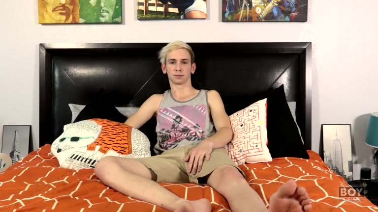 Blond Boy Oliver Just Loves Sex - Oliver Thompson - BoyCrush