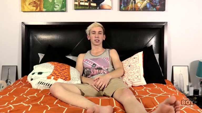 Blond Boy Oliver Just Loves Sex - Oliver Thompson - BoyCrush