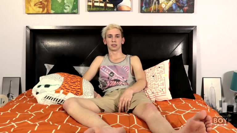 Blond Boy Oliver Just Loves Sex - Oliver Thompson - BoyCrush