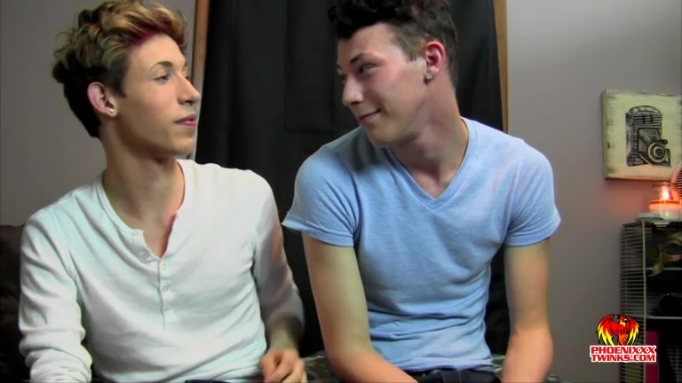 Justin Knows How To Cheer A Boy Up - Blake Mast And Justin Knowles - PhoeniXXX