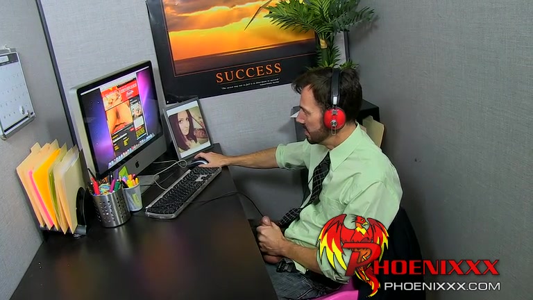 Bryan Slater And Shane Frost - Bryan Slater Caught Jerking - PhoeniXXX