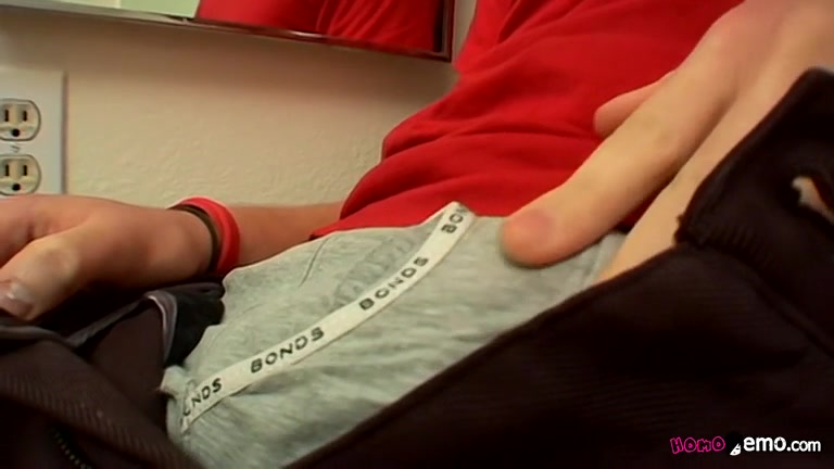 Cumming Right In His Own Mouth - Colby Bonds - HomoEmo