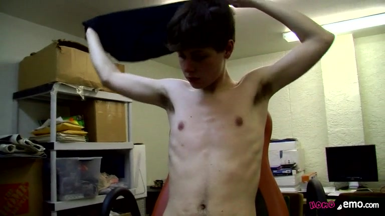 Stroking His Dick On The Job - Dustin Beeber - HomoEmo