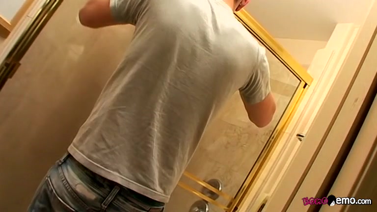 Virgin Boy Gets That Dick - Austin Lucas Johnny Aces - HomoEmo