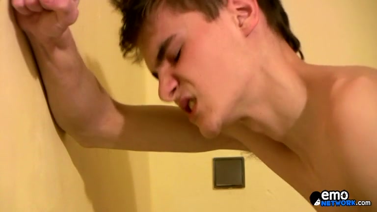 Miro Rides His Straight Friend Raw - Patrik Janovic Miro Gaspar - ExposedEmos