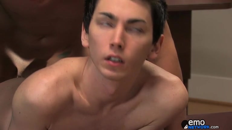 A Massage And A Hot Fuck - Trey Korbin And Colby London - ExposedEmos