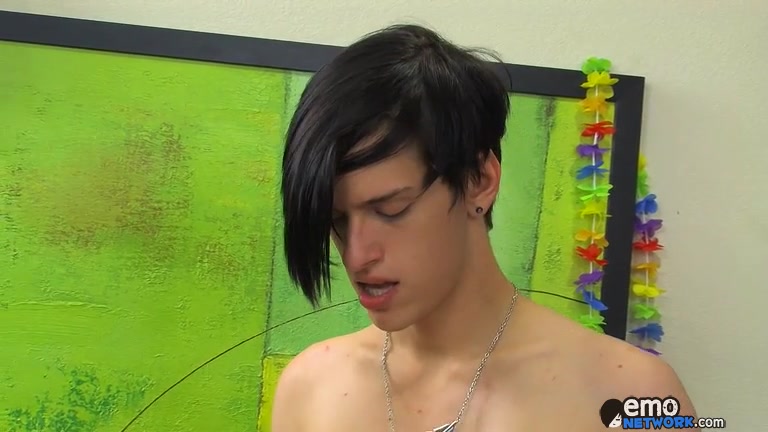 Sexy Games For Horny Twinks - Taylor Lee And Jae Landen - ExposedEmos