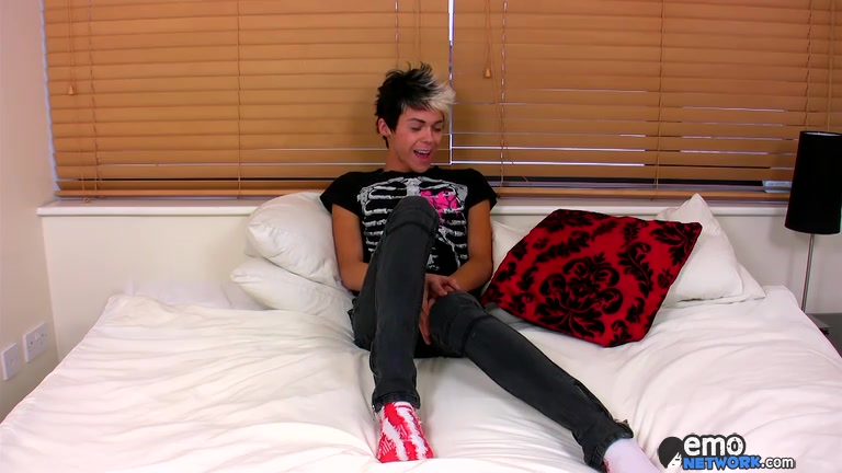 Wanking With Alexander Syden - ExposedEmos