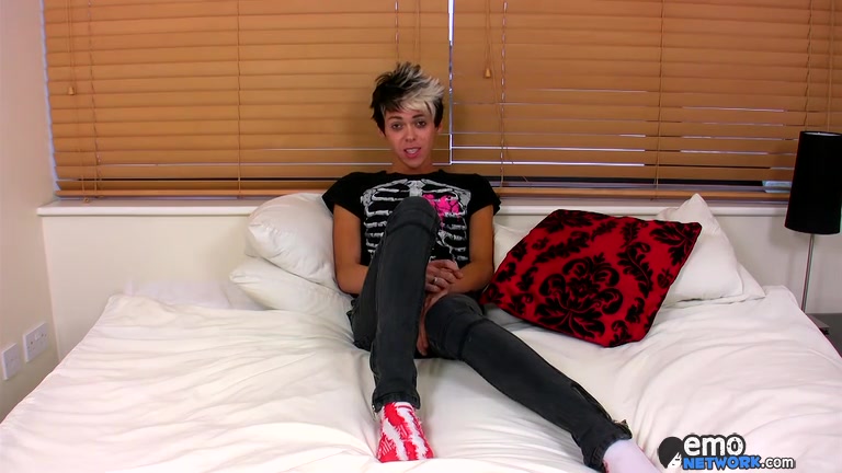Wanking With Alexander Syden - ExposedEmos