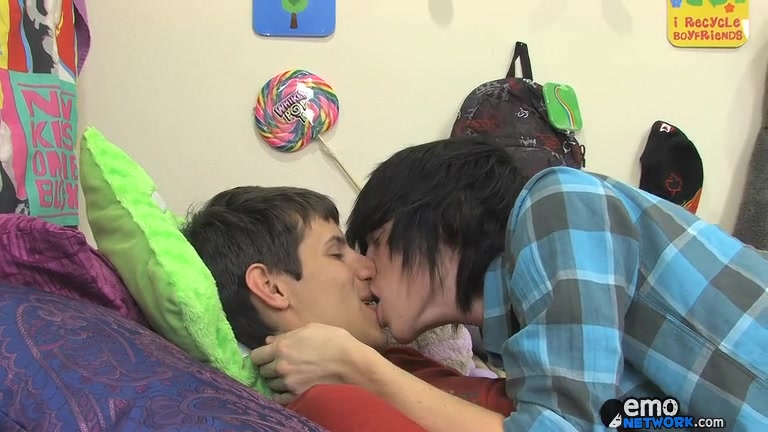 A Blind Date Cock Riding - Mike King And Tyler Bolt - ExposedEmos