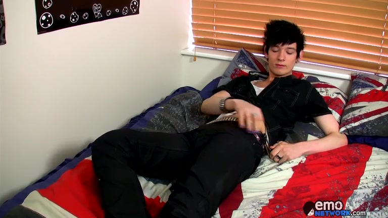 Cute British Emo Boy Kyle Wilkinson - ExposedEmos