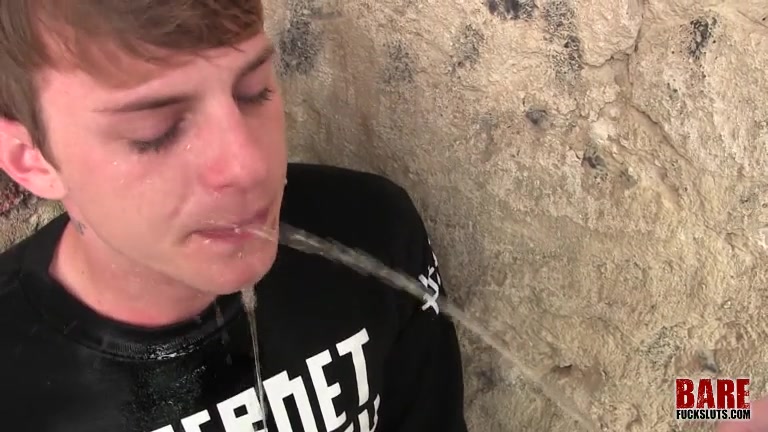 Cock Sucker Gets Drenched - Cameron James Sean Taylor - TXXXMStudios