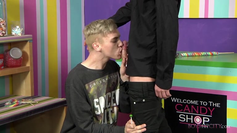 Like A Twink In A Candy Shop - Jonny Castle Reece Bentley - TXXXMStudios
