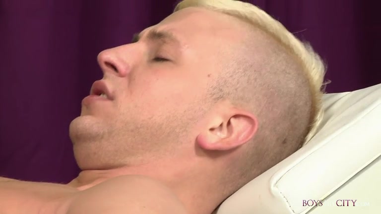 Fit Customer Deacon Gets A Full Service - Ethan Oliver Deacon Hunter - TXXXMStudios