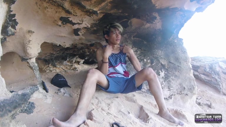 Boner Stroking At The Beach - Xander Ridge - TXXXMStudios