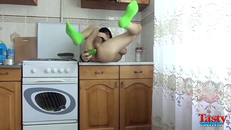 Hard Dick Fun In The Kitchen! - Maxim - TastyTwink