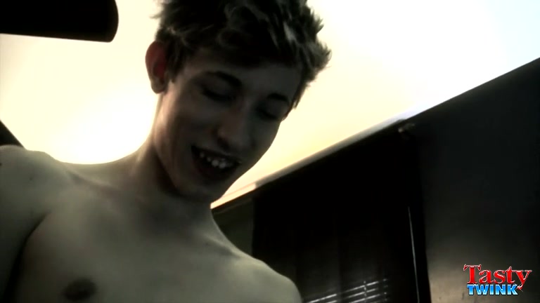 Filling His Hot Little Mouth - Blake Mast Trace Van De Kamp - TastyTwink