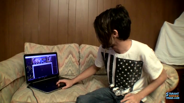Devin Enjoys His Own Porn - Devin Reynolds - StraightNakedThugs