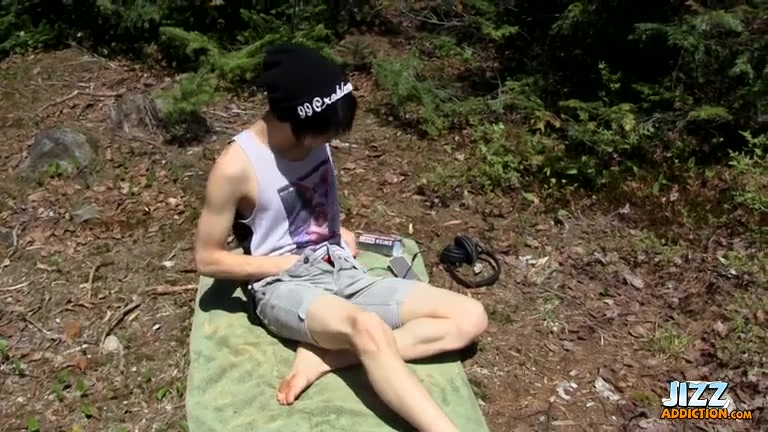 An Outdoor Cum Eruption! - Daniel Tanner - JizzAddiction